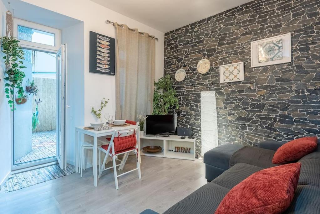 Modern Rustic Apartment In Graca Lissabon Exterior foto