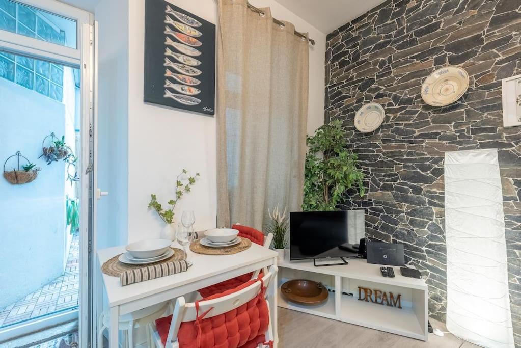 Modern Rustic Apartment In Graca Lissabon Exterior foto